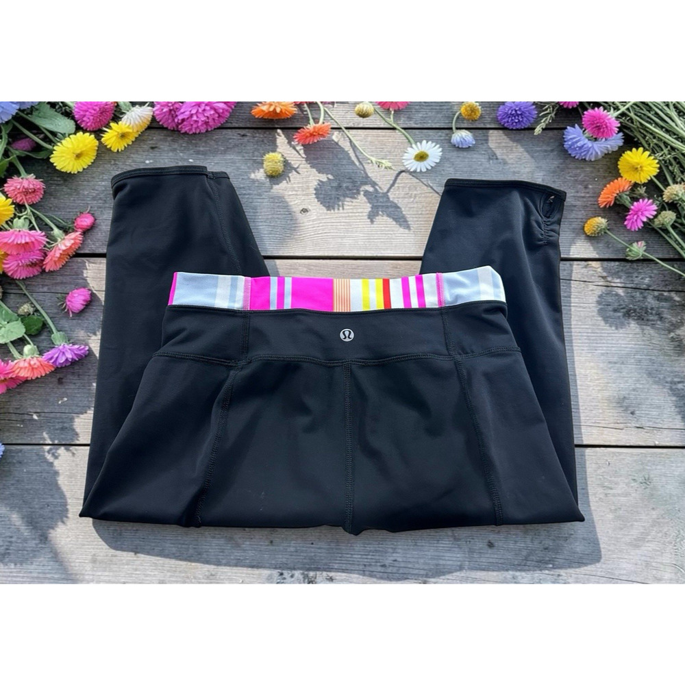 Lululemon Athletic Crop Leggings Size 6 Knee Length 15" Inseam Black Color Block